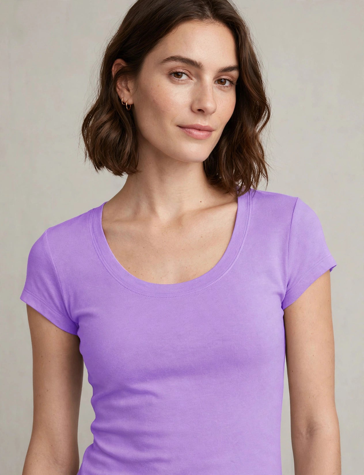 Light Weight Short Sleeve Scoop Neck T-Shirts