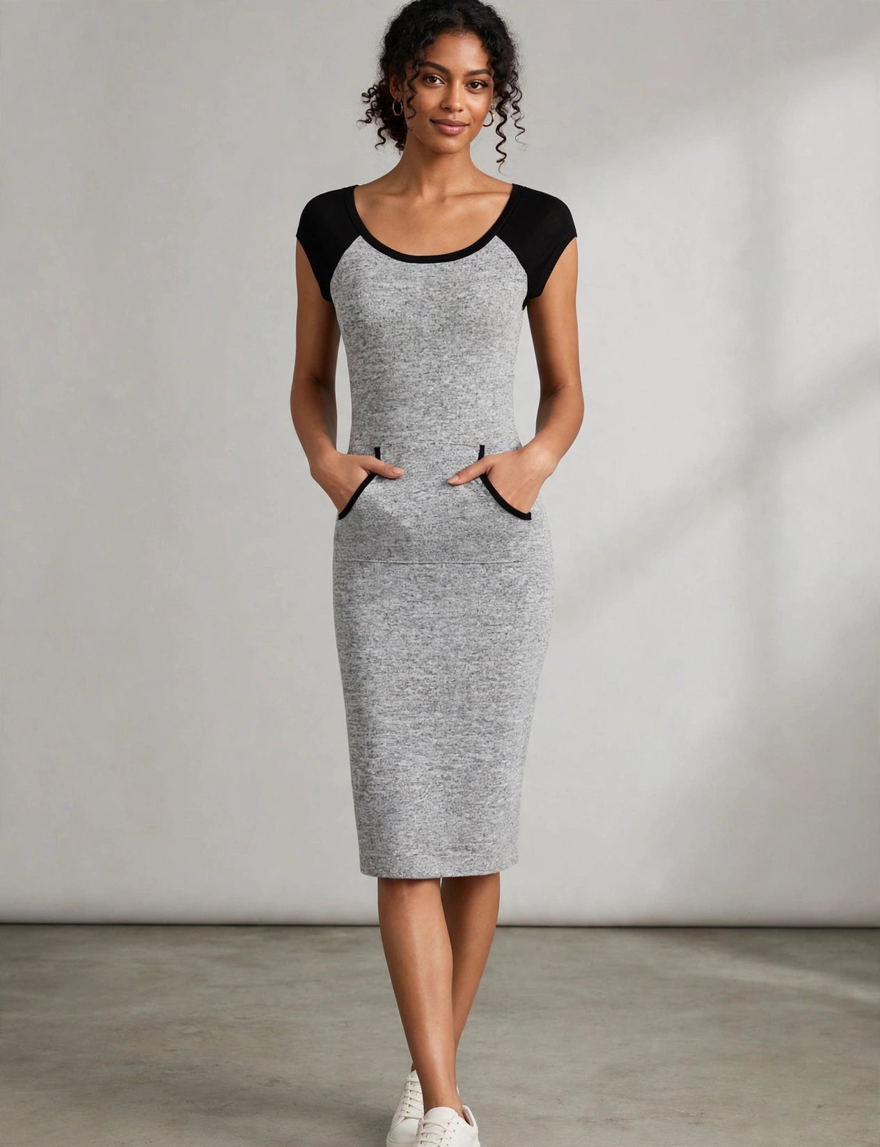 Short Sleeve Round Neck Two Tone Knee High Dress